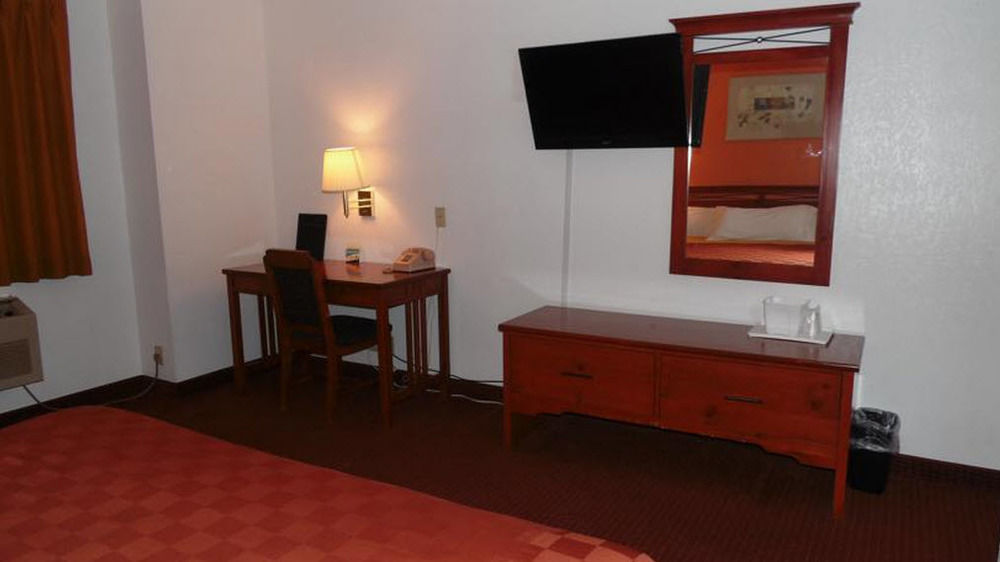 American Inn & Suites Boone Экстерьер фото